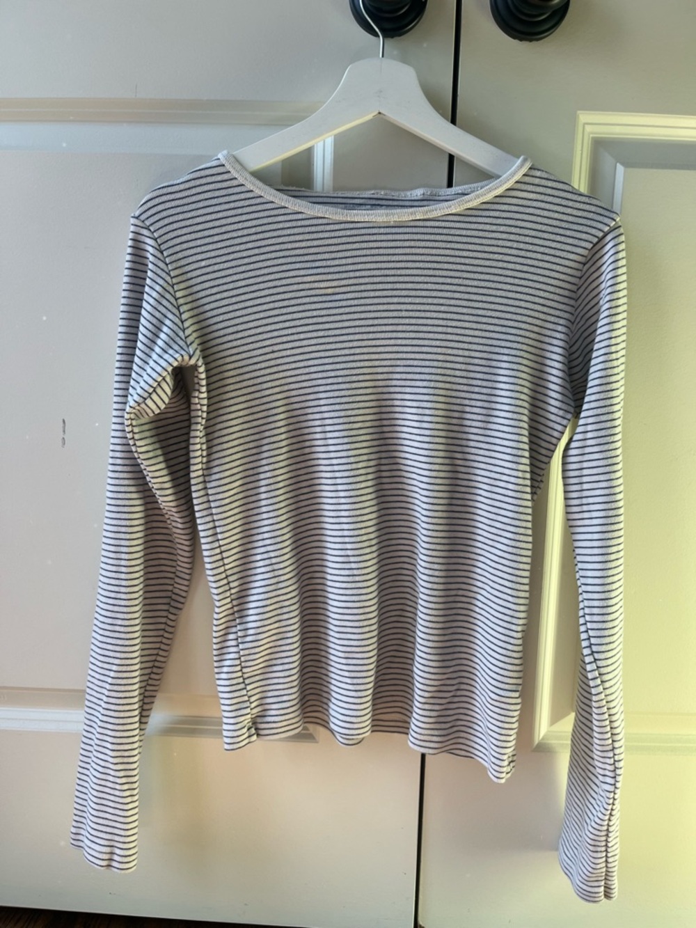 🤍Brandy Melville🤍 Striped Long-Sleeve Boatneck Top - White and Navy